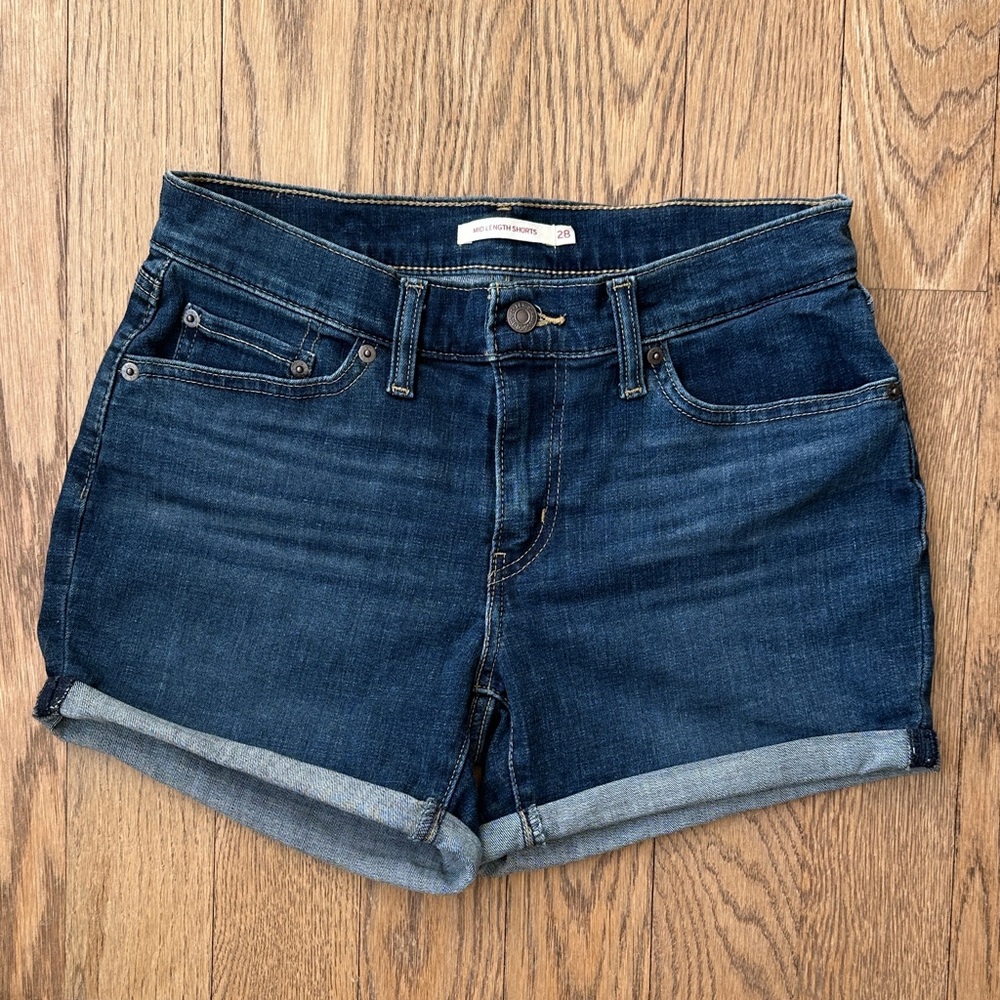 Levi’s Women’s Mid-Length Denim Shorts – Size 28